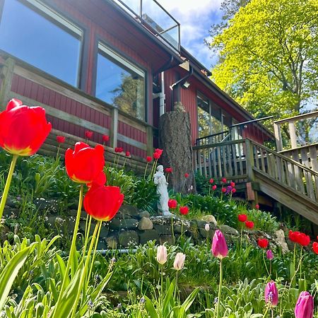 Shangrila Waterfront Vacation Home Bedwell Harbour Εξωτερικό φωτογραφία